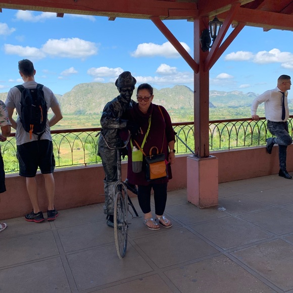 Meet your Posher, Rosa - Picture 5 of 6